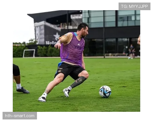 梅西又晒度假照，泳池别墅孩子在草坪上打闹，我还在算月底房租